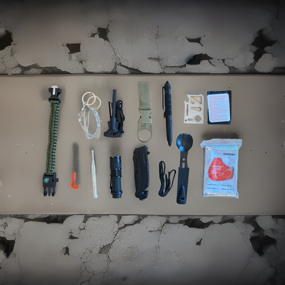 Survival Kit 12-teilig | Outdoor Notfall Set mit Messer & Taschenlampe